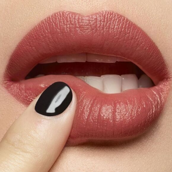 MAC Love Me Liquid Lipstick in Bragging Rights - Picture 6 of 15